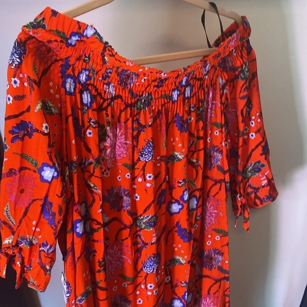 Laundry by Shelli Segal size 14 mid length dress with smocking around neckline